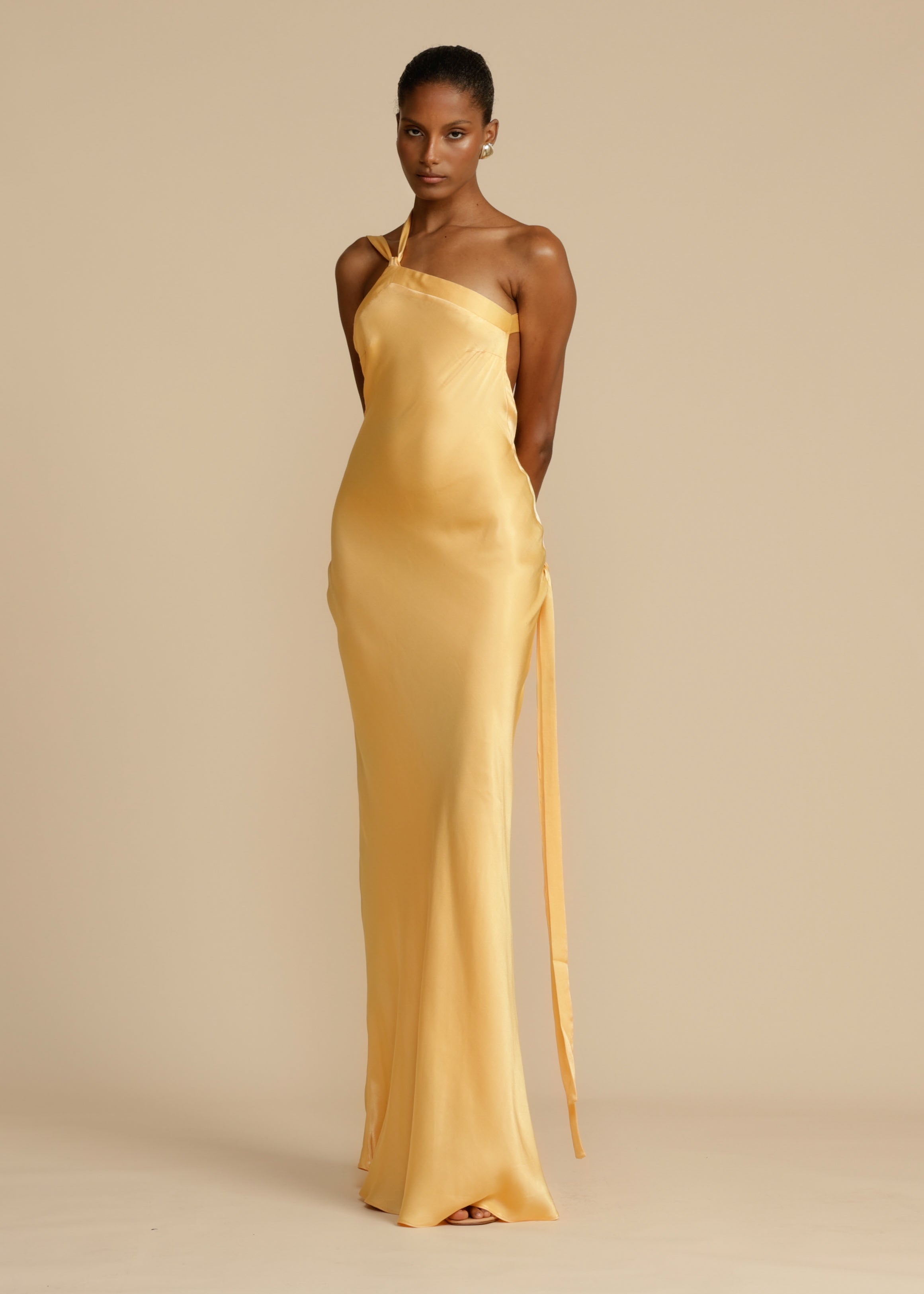 Naya | Robe en Soie à Epaules Obliques