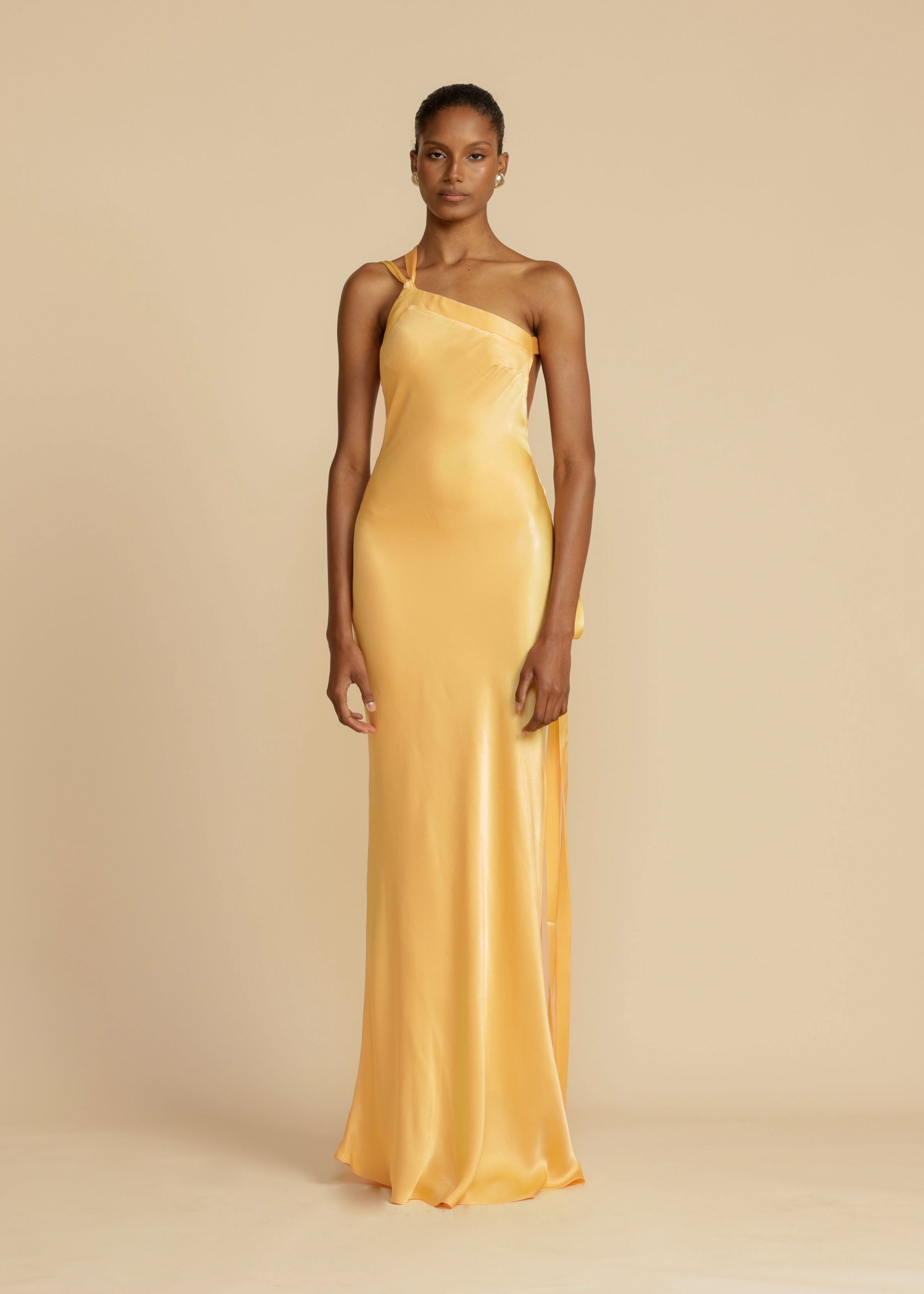 Naya | Robe en Soie à Epaules Obliques