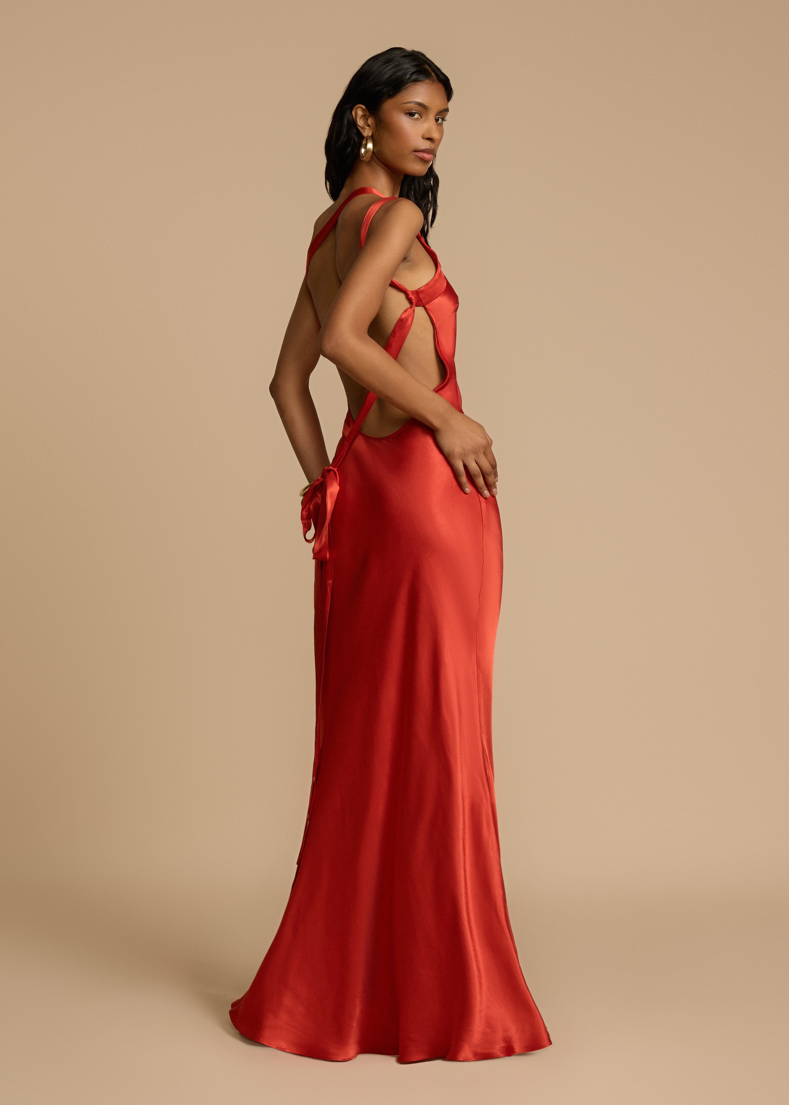 Naya | Robe en Soie à Epaules Obliques