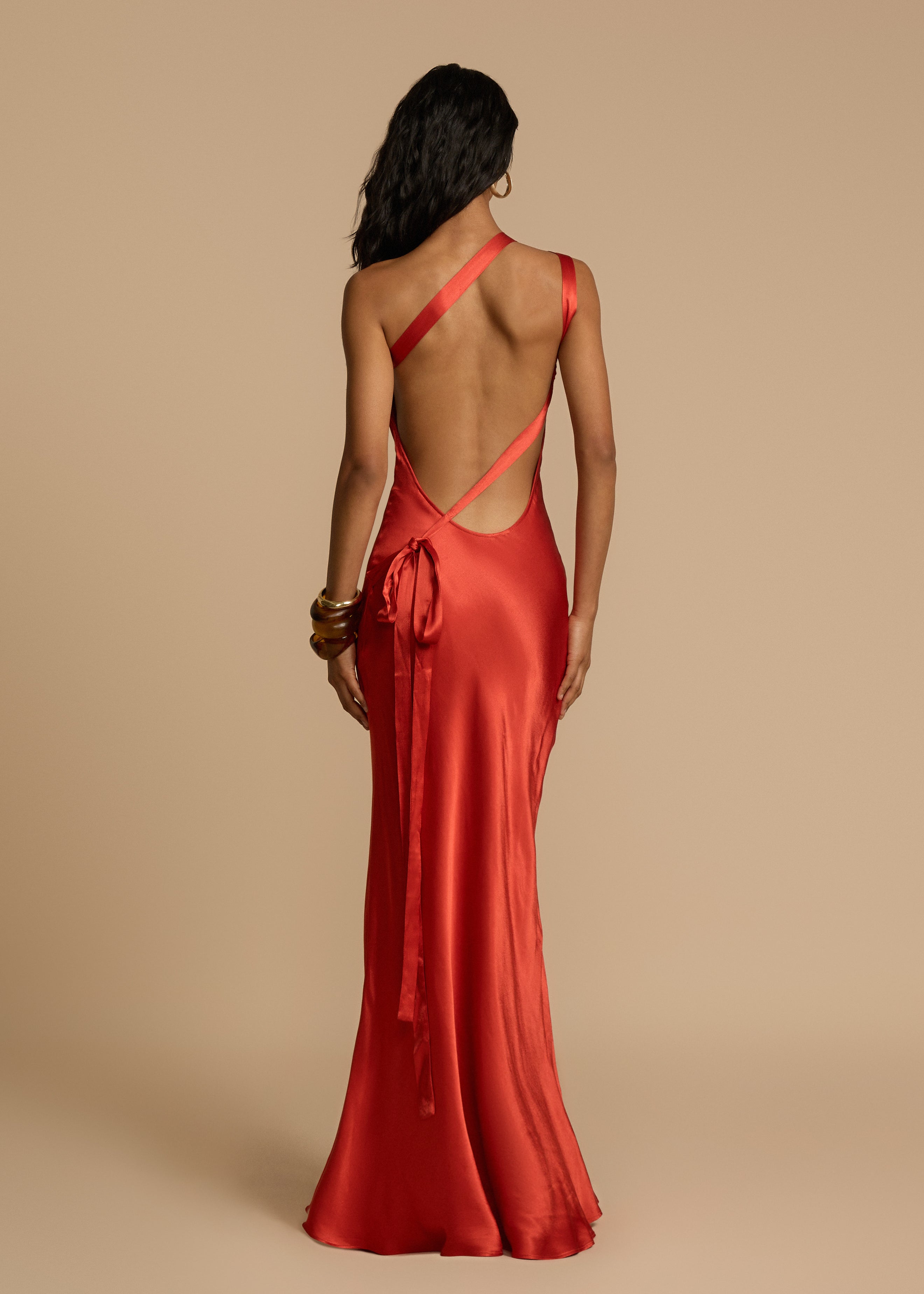 Naya | Robe en Soie à Epaules Obliques