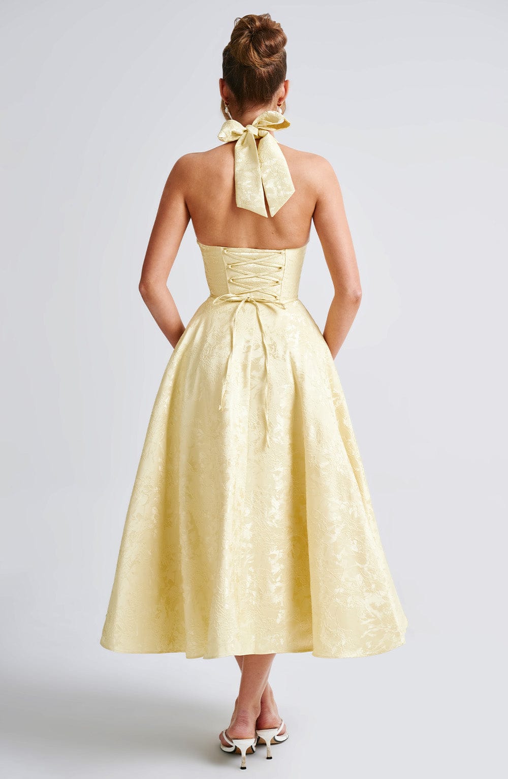 Ara | Robe Midi à Encolure Dos-Nu