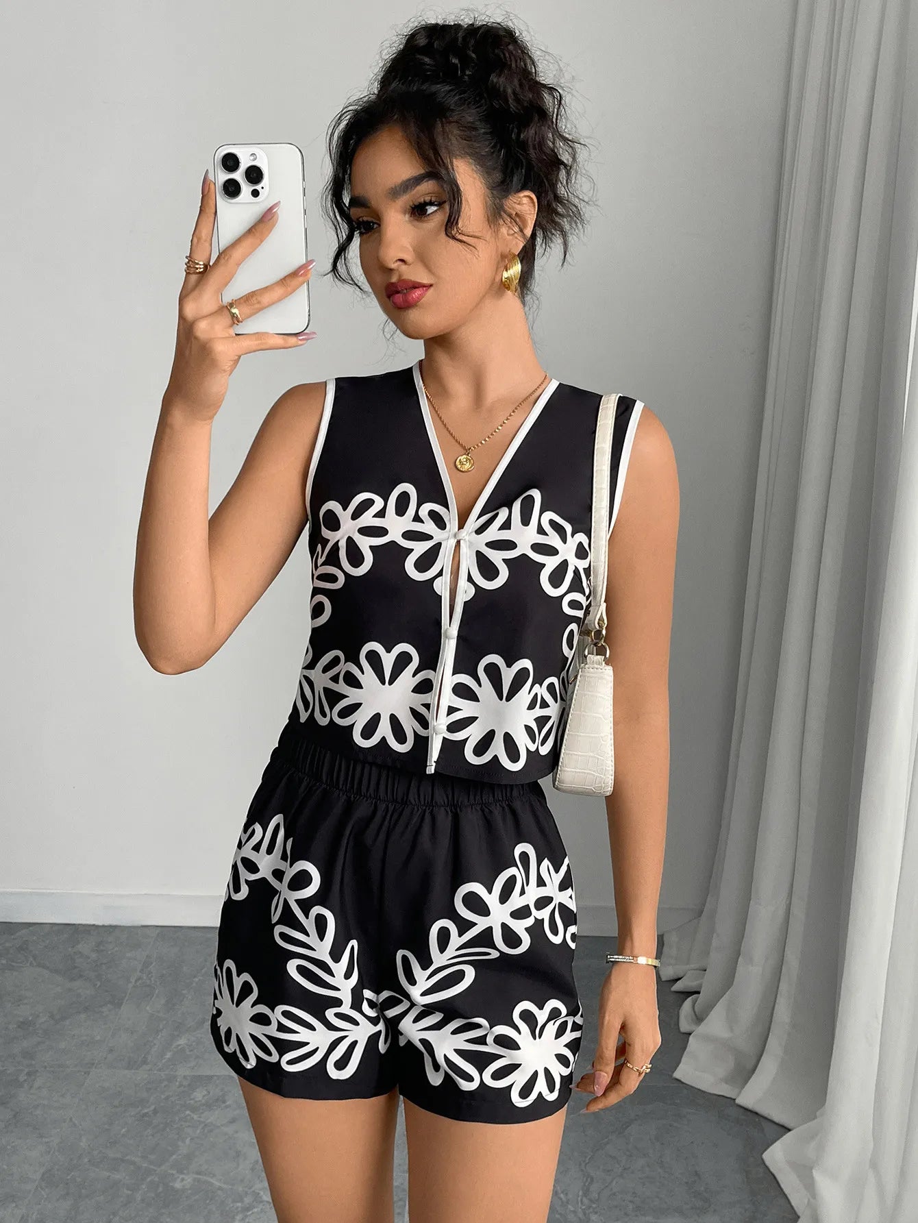Mina | Combinaison à Fleurs et Shorts